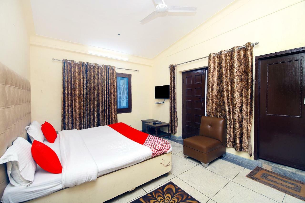 Oyo 8670 Hotel Usha Palace Mussoorie Esterno foto