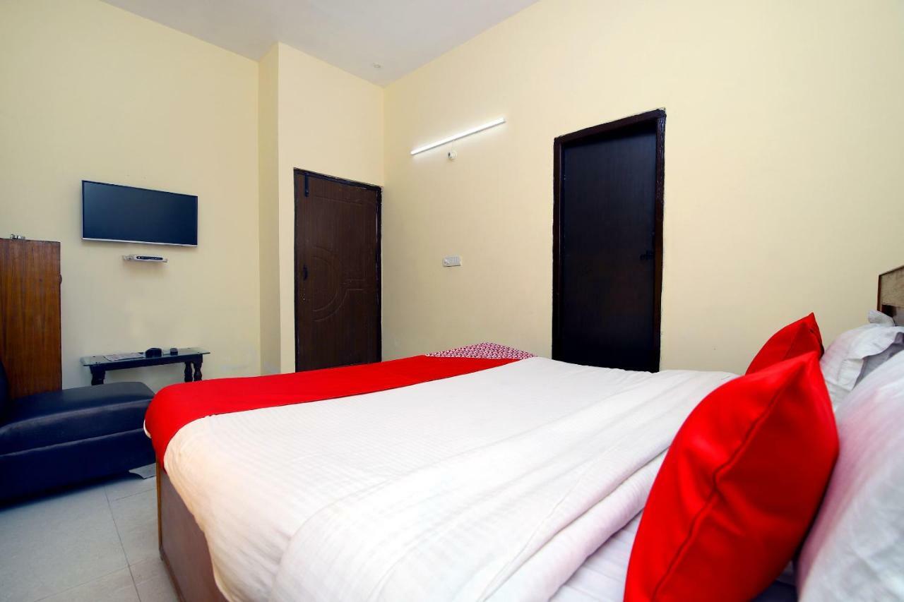 Oyo 8670 Hotel Usha Palace Mussoorie Esterno foto
