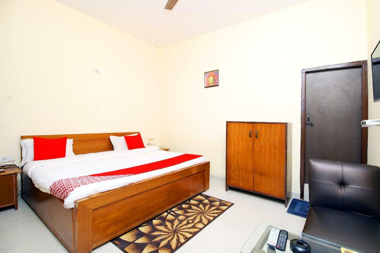 Oyo 8670 Hotel Usha Palace Mussoorie Esterno foto
