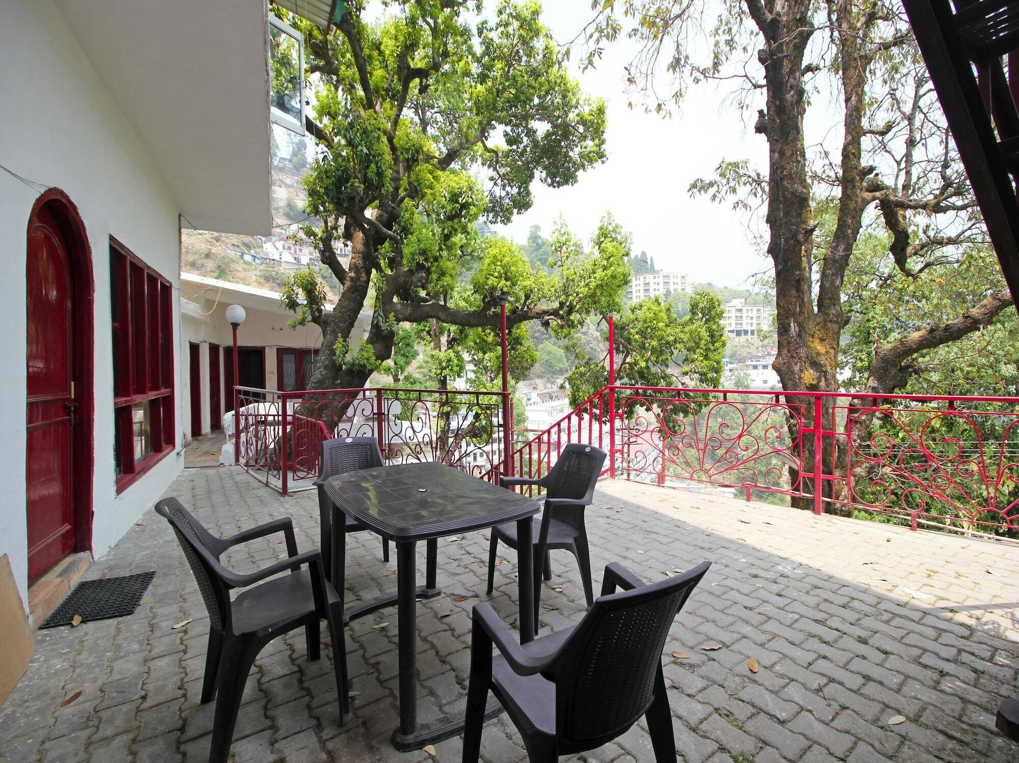 Oyo 8670 Hotel Usha Palace Mussoorie Esterno foto