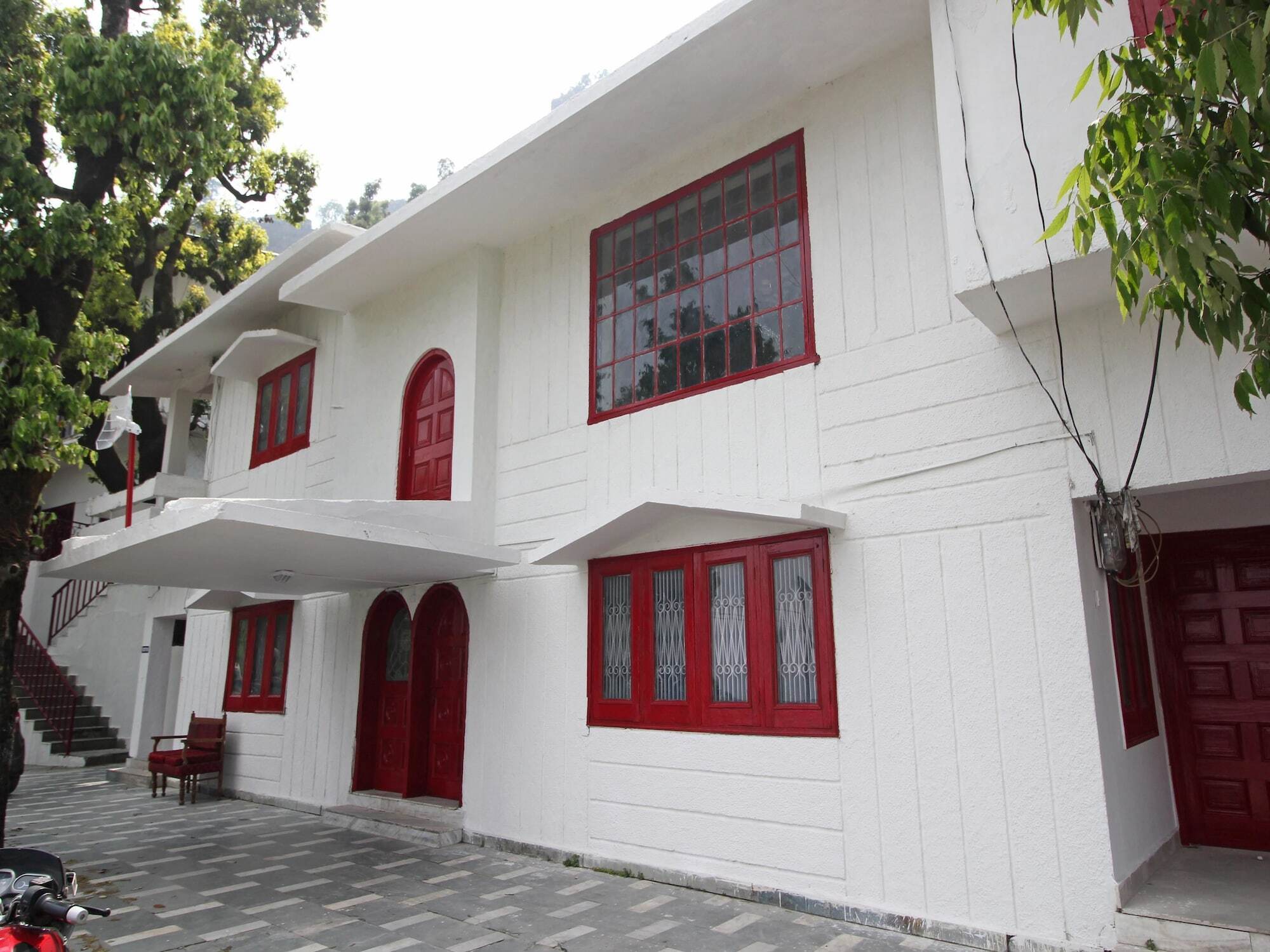 Oyo 8670 Hotel Usha Palace Mussoorie Esterno foto