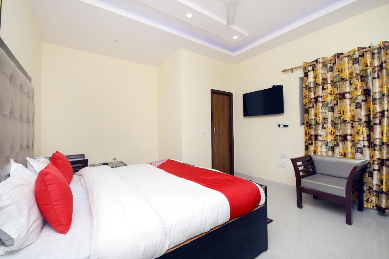 Oyo 8670 Hotel Usha Palace Mussoorie Esterno foto